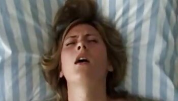 Latina caliente se corre de videos droticos un vibrador en su clítoris