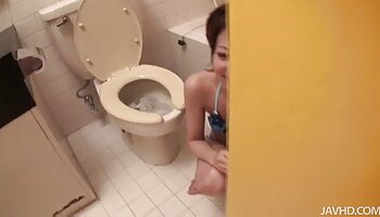 Chica japonesa destrozada en un tren video erotico flavia medina sexo real de puplic
