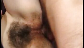 John videos eroticos de hermanos holmes se folla a una mujer de pelo oscuro cubierta de piel de la década de 1970