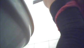 La penetración anal hace gritar a una chica con las tetas videos eroticos animados caídas
