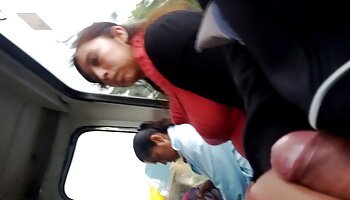 Hottie adolescente bien formada toma un silbato de carne del tamaño de relatos xxx en video un ñame en su tenso ojo marrón