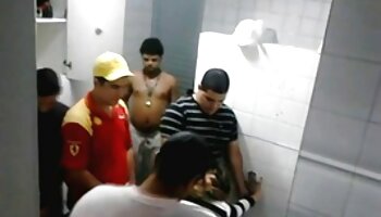 MILF pelirroja chupa pollas en el gloryhole sin parar vidios eróticos gratuitos